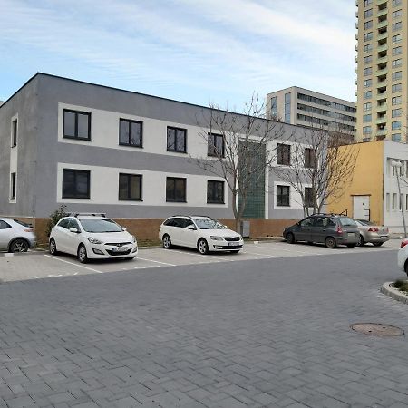 Ostello Living Bratislava By The Bus Station Esterno foto